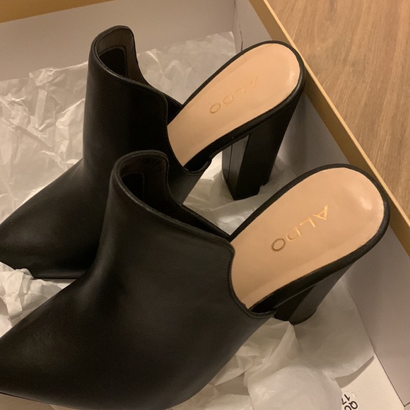 BRAND NEW NEVER WORN SEXY PARTY HEELS - Picture 3 of 3